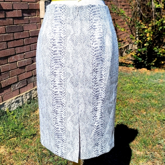 Ann Taylor python pencil skirt - Picture 5 of 5